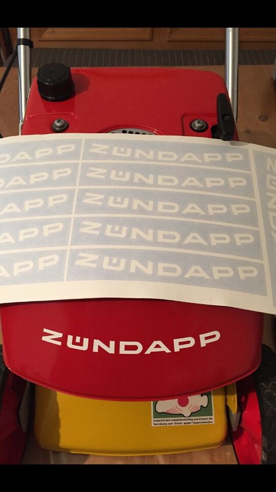 Sticker Grasmaaier " Zundapp " ronde vorm