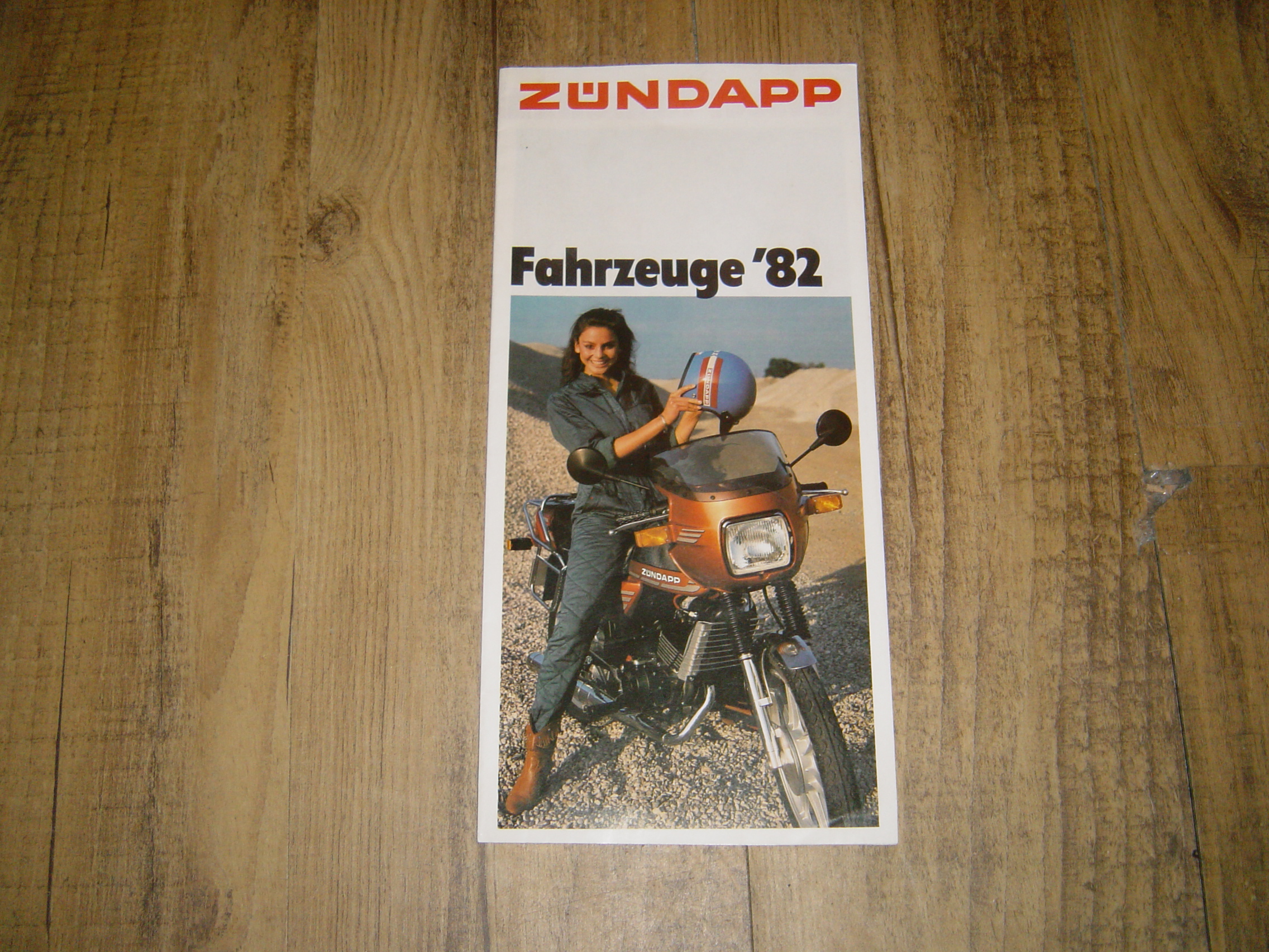 Promotional brochure D - 1982 Fahrzeuge '82