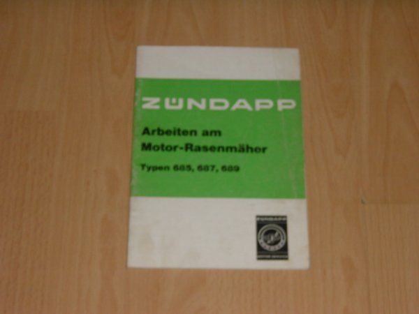 Arbeiten am Motor-Rasenmäher 685 , 687 , 689