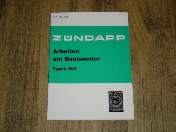 Arbeiten am Bootsmotor Typ 304 06-1977