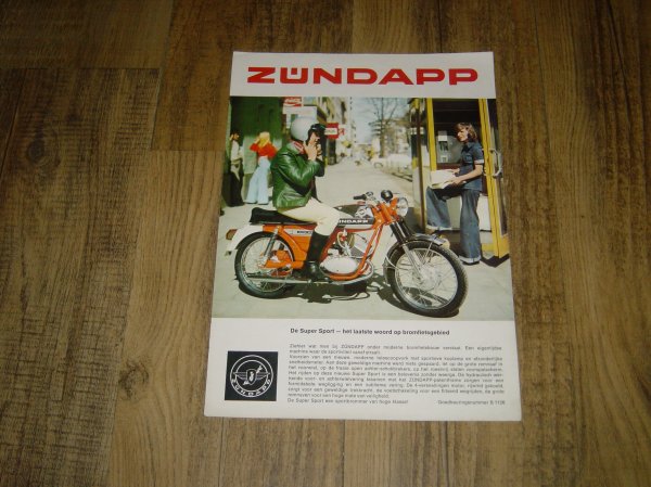 Reklame folder NL - 1975 517- De supersport - het laatse woor op bromfietgebied